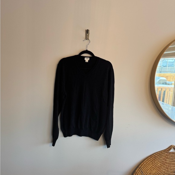 Club Monaco Italian yarn Men's Black V-Neck Sweater - Picture 3 of 6